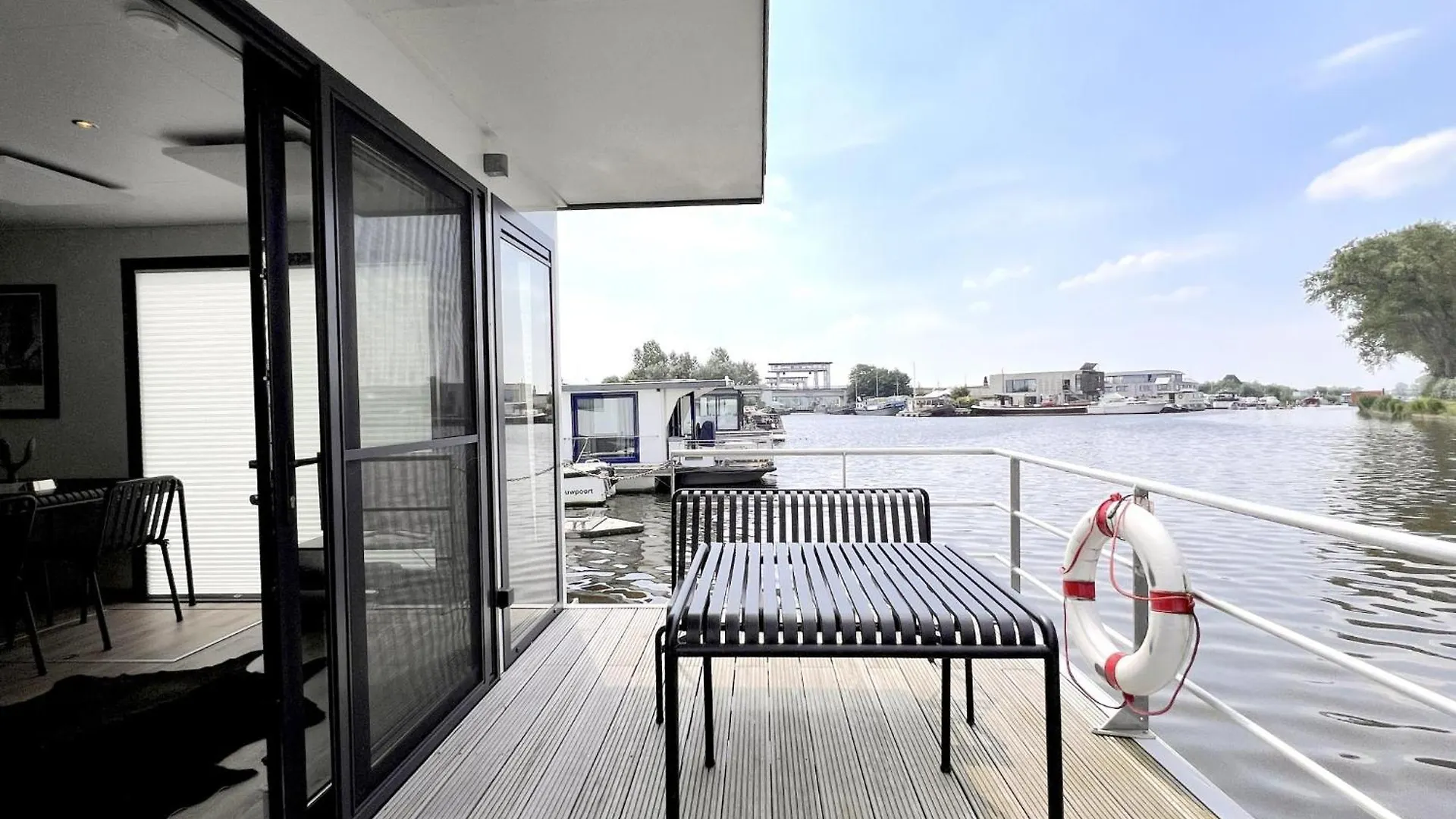 Aldebaran Hotel Nieuwpoort Botel