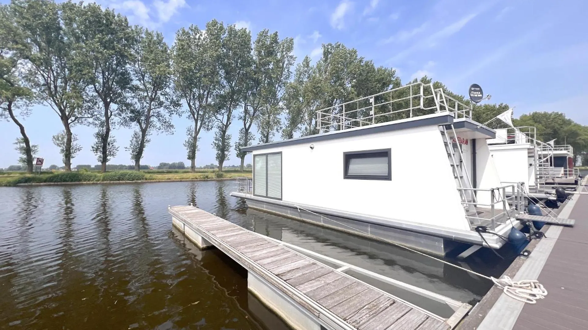 Aldebaran Hotel Nieuwpoort Botel